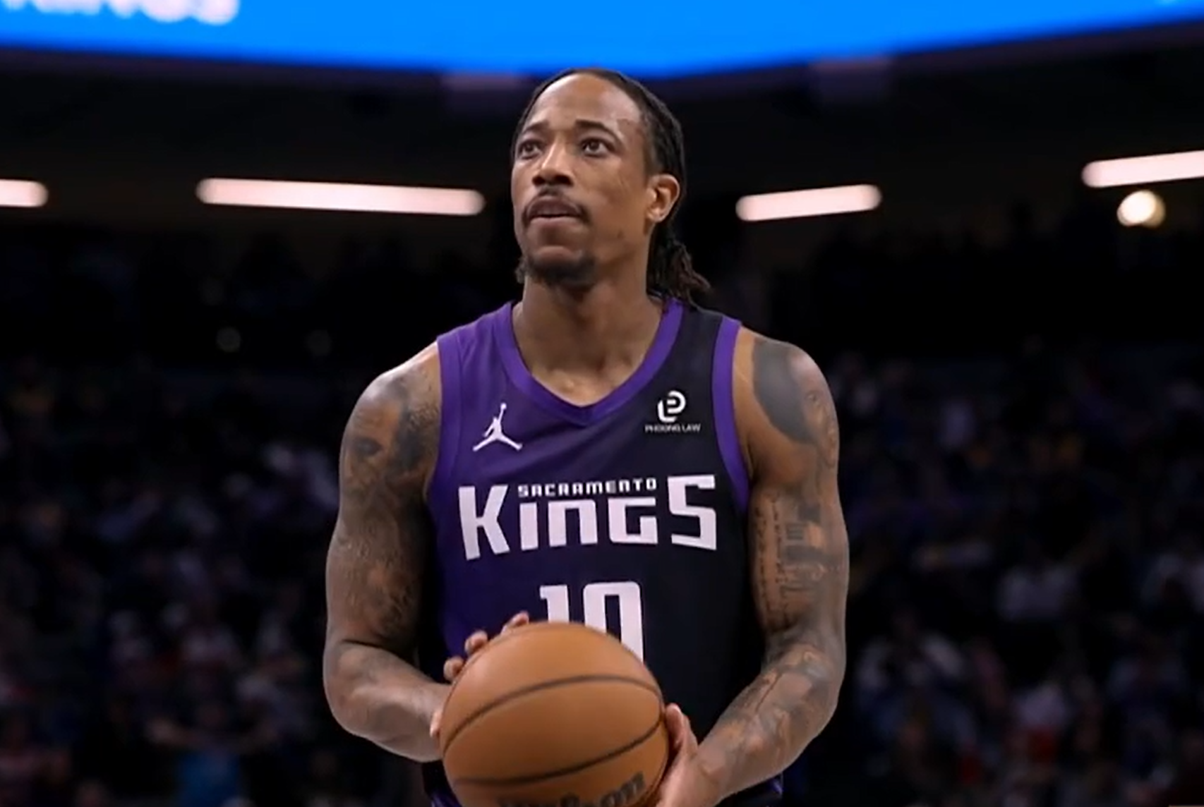 完美体育官网-东詹组合64分！湖人112-124国王，谁是3连败罪魁？赛后数据给答案